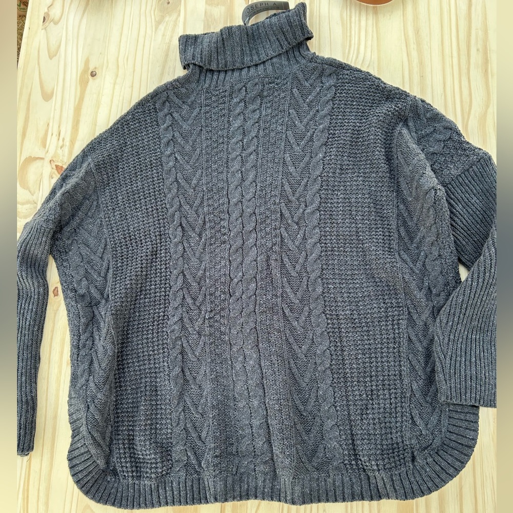Joseph A. Women’s Charcoal/ Heather Sweater Size Large Reg $78
